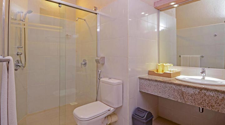 Adaaran-Club-Rannalhi-Room-Rum-Bathroom-Badrum-2