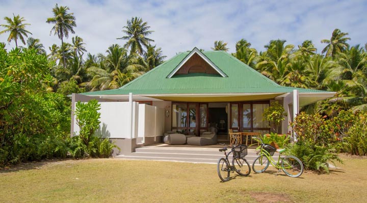 Alphonse-Island-Resort-Room-Villa-Beds-Outside