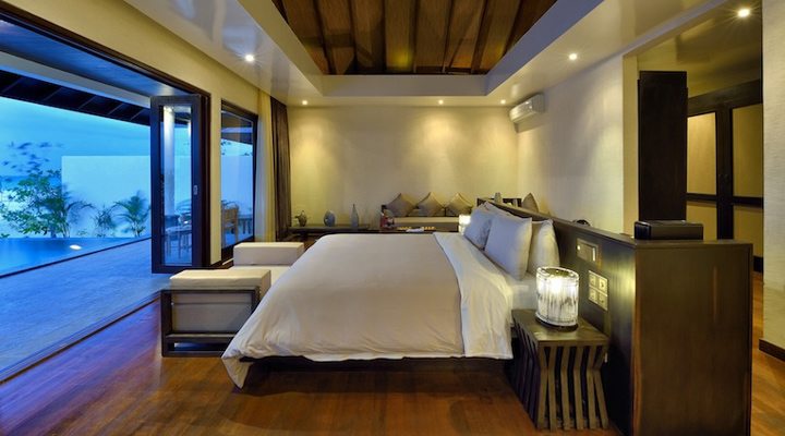 Atmosphere-Kanifushi-Poolvilla-Beds