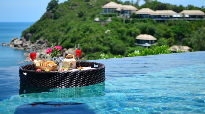 Banyan-Tree-Resort-Spa-Breakfast-Floating-Frukost