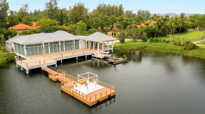 Banyan-Tree-Resort-Spa-Phuket-TheLagoon-Deck