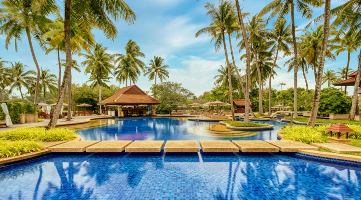 Banyan-Tree-Resort-Spa-Phuket-mainpool-utomhuspool