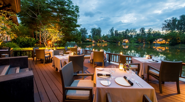 Banyan-Tree-Resort-Spa-Phuket-restaurant-terrass