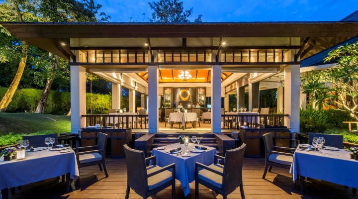 Banyan-Tree-Resort-Spa-Phuket-restaurant-uteservering