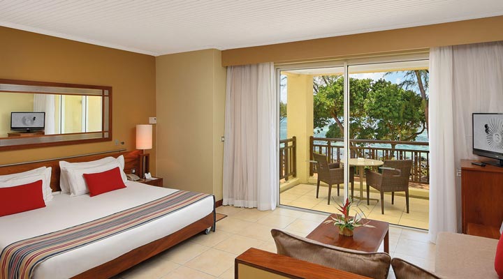 Beachcomber-Shandrani-Room-Rooms-Rum-Bed-Sang-Balcony-Superior