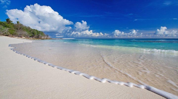 Bird-Island-Lodge-Spa-Beach-Strand