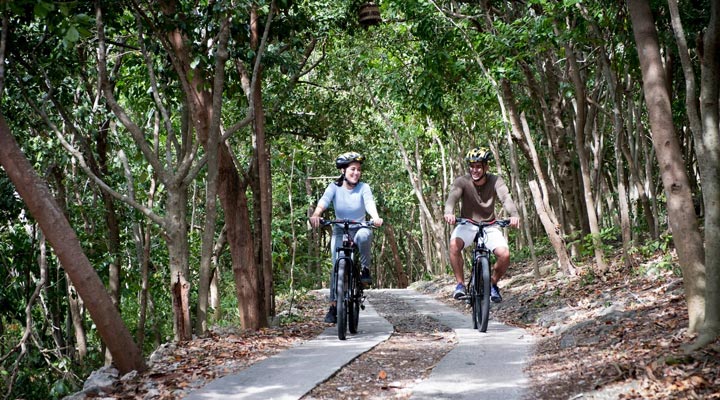 Bluewater-Sumilon-Resort-Spa-Bike-Bikes-Cykel-Cyklar-Jungle-Djungel