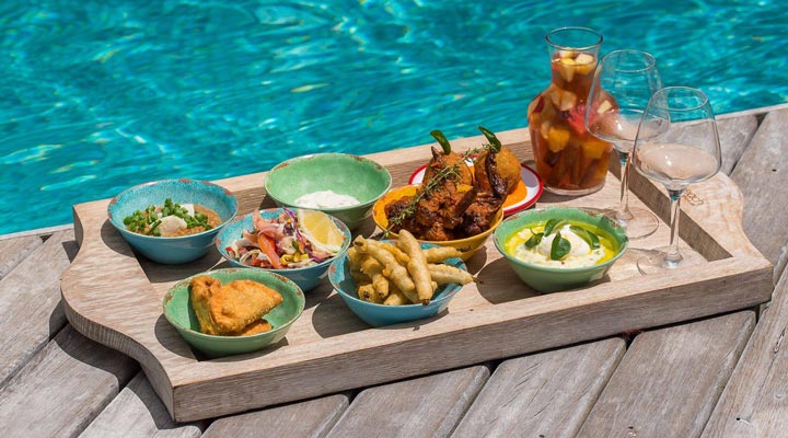 Carana-Beach-Hotel-Spa-Resort-Breakfast-Lunch-Frukost-Pool