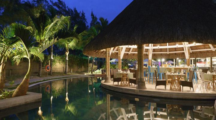 Coin-De-Mire-Attitude-Hotel-Spa-Resort-Bar