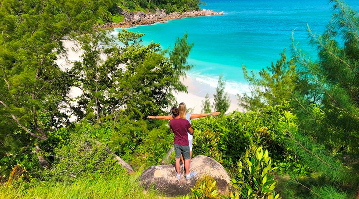 Constance-Lemuria-Resort-Spa-Anse-Georgette-Strand