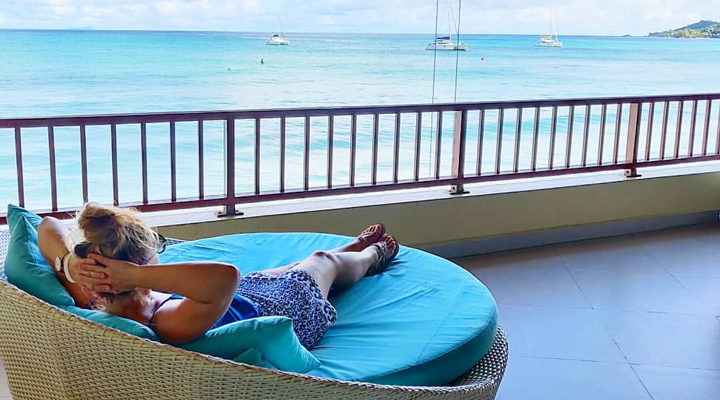 Coral-Strand-Smart-Choice-Hotel-View-Utsikt-Beauvallon-Beau-Vallon