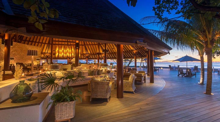 Denis-Island-Resort-Spa-Night-Natt-Bar-Lobby-Lounge