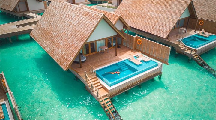 Emerald-Faarufushi-Resort-Spa-Poolvilla-Vattenpoolvilla-Vattenpoolvillan