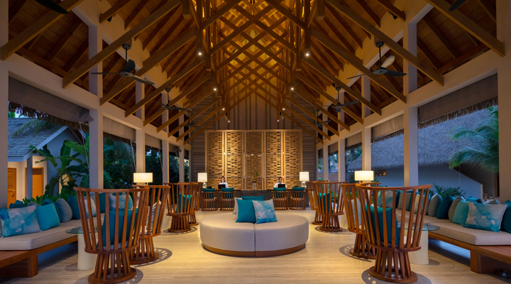 Faarufushi-Resort-Lounge-Loungen-Bar-Baren-Bars