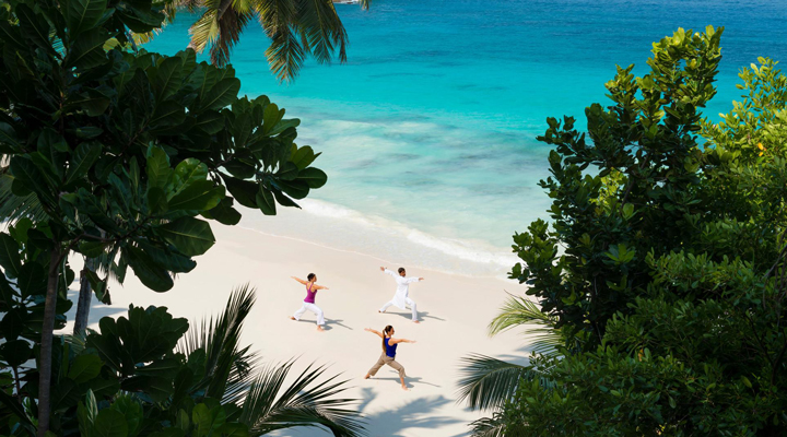 Four-Seasons-Resort-Yoga-Yogas-Beach-Strand