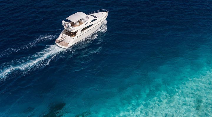 Fushifaru-Boats-Yacht-Yachts-Lagoon-Lagun-Reef-Rev