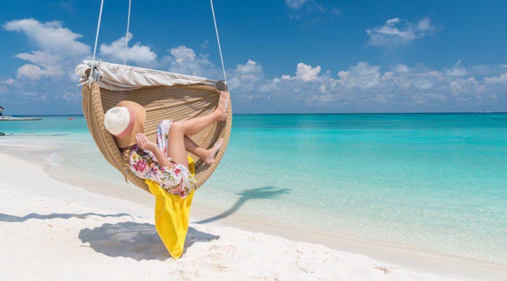 Fushifaru-Island-Resort-Spa-Sand-Beach-Strand-Swing-Gunga