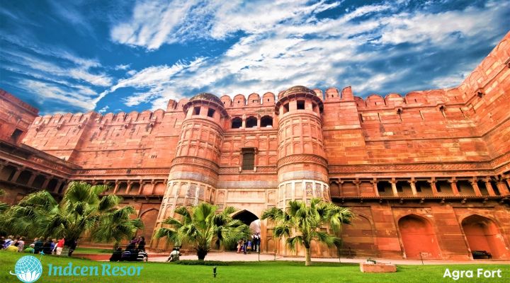 GT-Agra-fort-interior