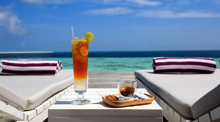 Hurawalhi-Drink-Cocktail-Bar-Sundeck-Sunbed-Hav-Ocean