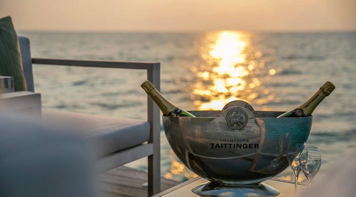 Hurawalhi-Island-Resort-Spa-Champagne-Taittinger-Drink-Glass-Glas-Champagneglas