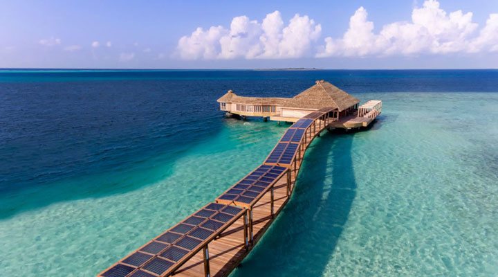 Hurawalhi-Lagoon-Pier-Deck-Waters