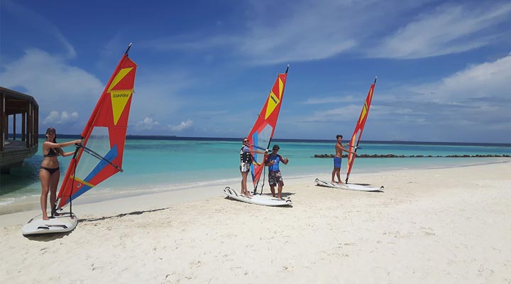 Hurawalhi-Surf-Surfschool-Surfing-Windsurfing-Beach-Strand-Lagoon-Lagun