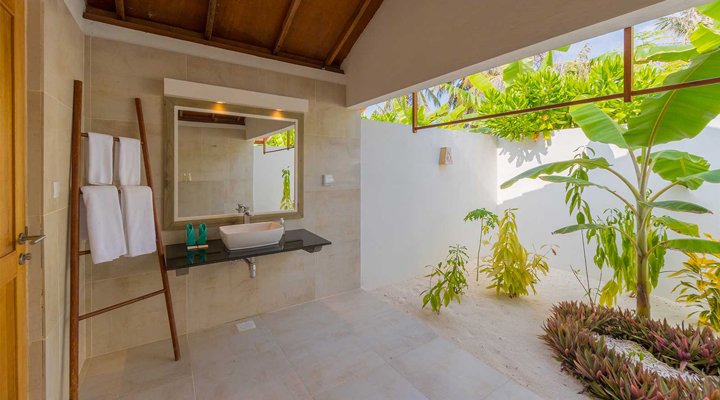 Innahura-Resort-Spa-Bathroom-Bath-Badrum-Bad-Dusch