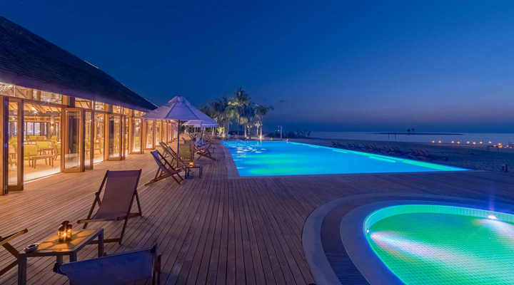 Innahura-Resort-Spa-Pool-Pools-Poolen-Pooldeck