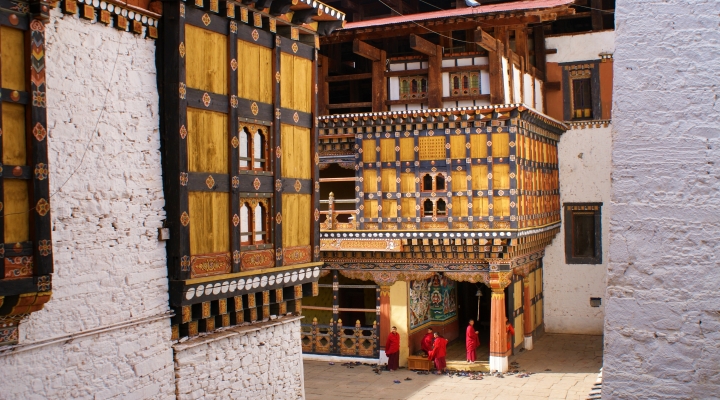 Inside-Rinpung-Dzong