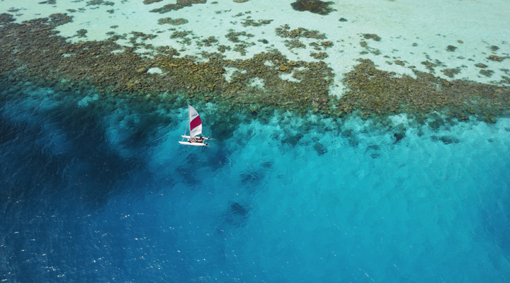 Jawakara-Islands-Boat-Bat-Reef-Housereef-husrev-husrevet-lagun