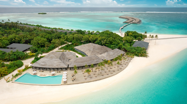 Jawakara-Islands-Resort-Spa-Mabin-Island-Pool-Poolen-Pools-Restaurang-restaurangen-bar