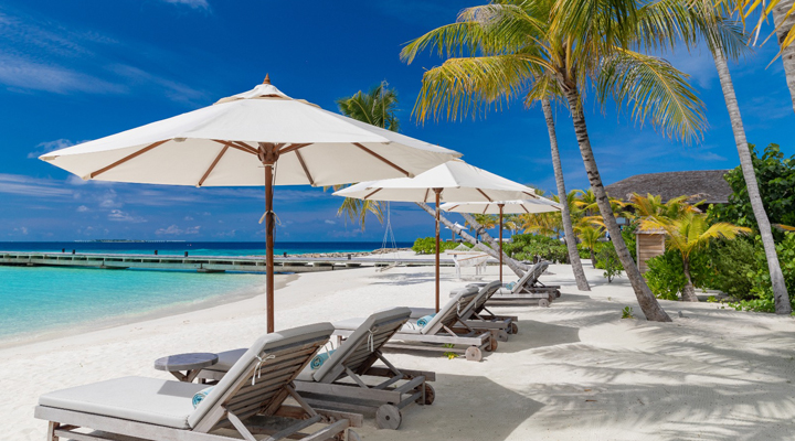 Kagi-Resort-Maldives-Maldiverna-Solstol-Strand-Sand-Lagun-1