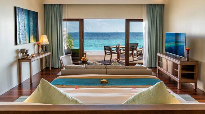 Kudadoo-Private-Island-Bedroom-Bedss-Bed-Sang-Sova