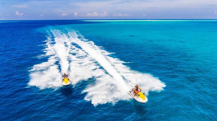 Kudadoo-Private-Island-Resort-Spa-Jetski-Jetskis-Jetskisafari