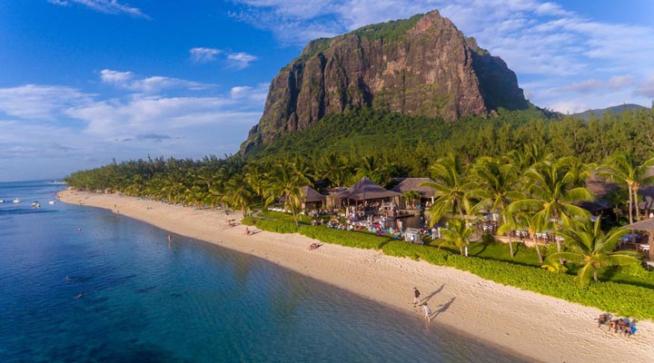 LUX-Le-Morne-Resort-Spa-Beaches-Beach-Strand-Sand-Lagoon-Lagun-Mountain-Berg