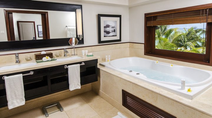 LUX-Le-Morne-Room-Bathroom