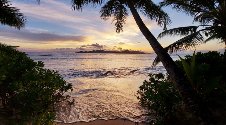 La-Digue-Island-Lodge-Sunset-Sun-Sol-Strand