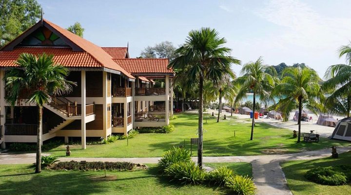 Laguna-Pool-Gardens-Views