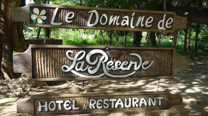 Le-Domaine-La-Reserve-Sign