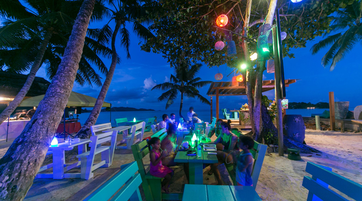 Le-Duc-Praslin-Resort-Spa-Natt-Strand-Stranden