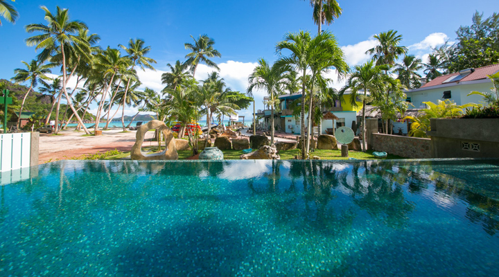 Le-Duc-Praslin-Resort-Spa-Pool-Poolen-Seaview-Havsutsikt