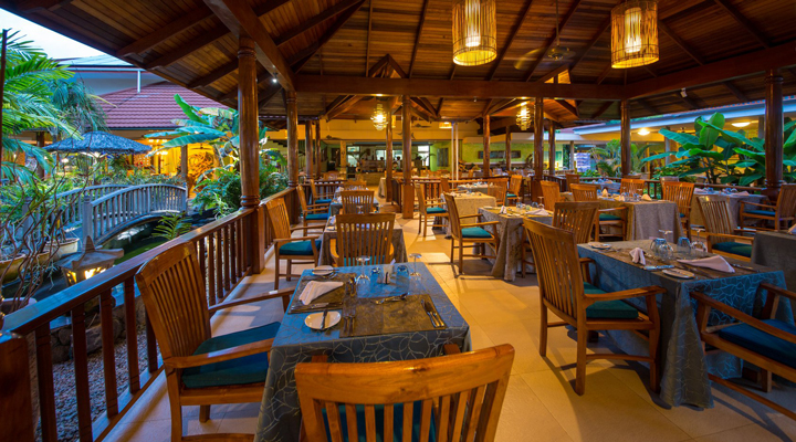 Le-Duc-Praslin-Resort-Spa-Restaurang-mat-food