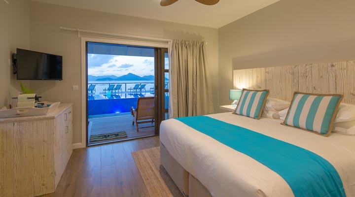 Le-Nautique-Luxury-Waterfront-Hotel-Room-Beds-King-Beds