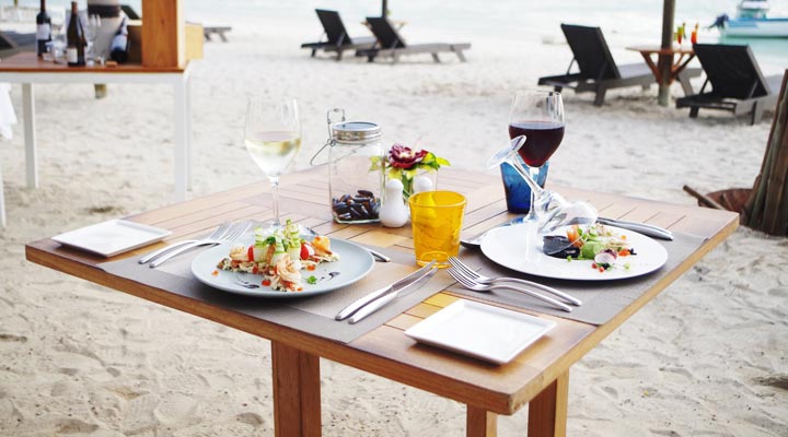 Le-Sakoa-Boutique-Hotel-Spa-Lunch-Beachlunch