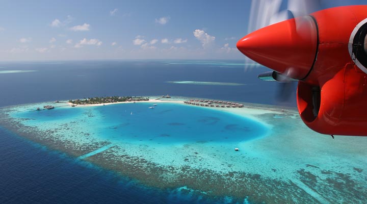 Maldiverna-TMA-Seaplane-Coral-Atoll