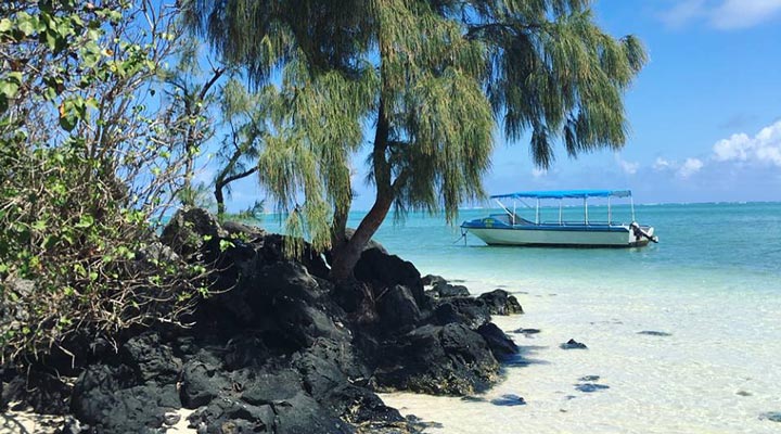 Mauritius-Ile-Aux-Cerfs-Beach-Strand-Lagoon-Lagun-Sand-Rock-Klippa1