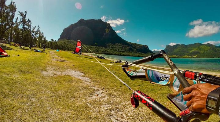 Mauritius-Kite-Surfing-Kitesurfing-Surfing-Kites-Beach-Strand