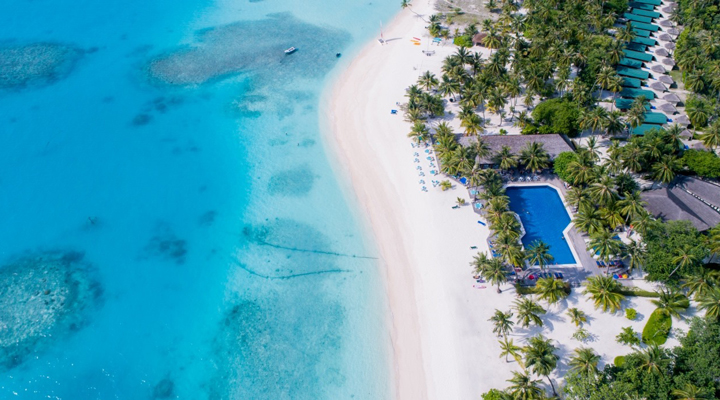 Meeru-Island-Resort-Spa-Birdeye-Lagoon-Lagun-Strand-Pool