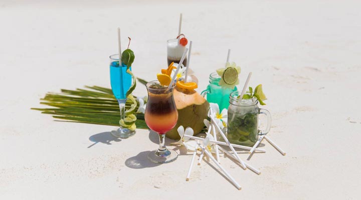 Meeru-Island-Resort-Spa-Meerufenfushi-Drinks-Drink-Cocktail-Cocktails-Beach-Strand-Sand