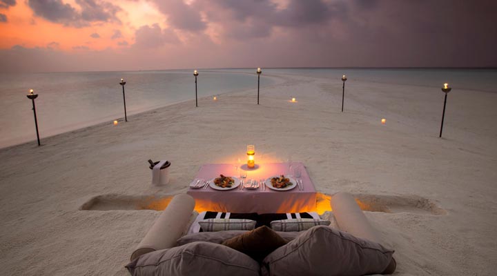 Milaidhoo-Island-Resort-Spa-Sandbank-Sand-Romance-Romans